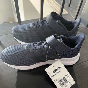 *new* Adidas Boys size 1Y running shoes